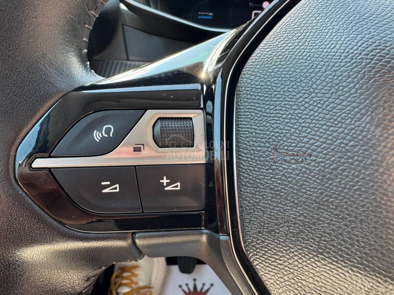 Peugeot 208 1.2 b Allure