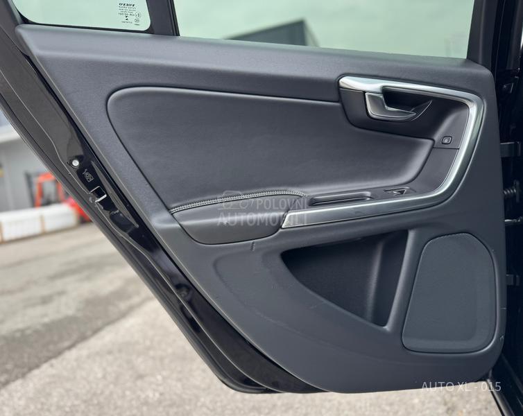 Volvo S60 2.0 D3 / LINJE SVART