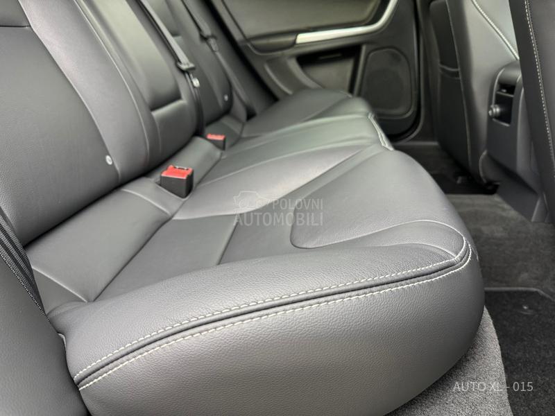 Volvo S60 2.0 D3 / LINJE SVART