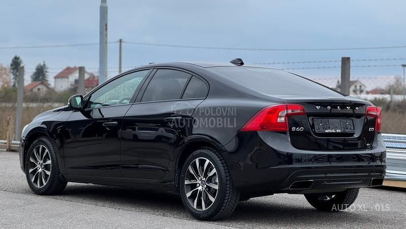 Volvo S60 2.0 D3 / LINJE SVART