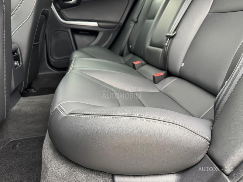 Volvo S60 2.0 D3 / LINJE SVART