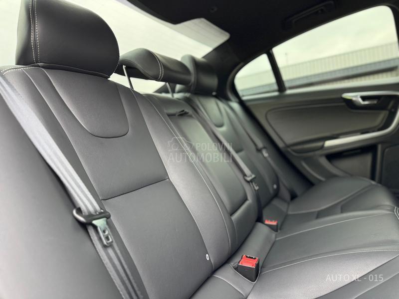 Volvo S60 2.0 D3 / LINJE SVART