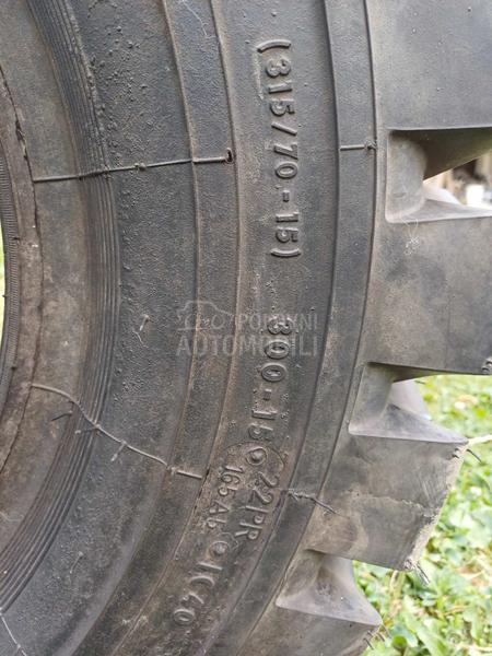 Continental 300/70 R15