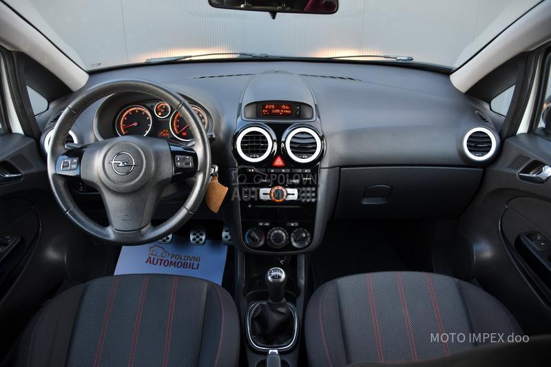 Opel Corsa D 1.4 / SPORT / CH