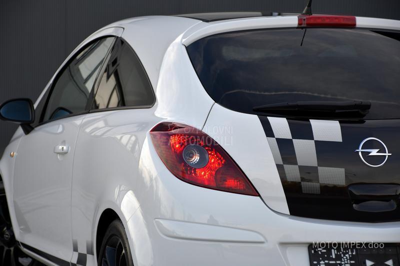 Opel Corsa D 1.4 / SPORT / CH