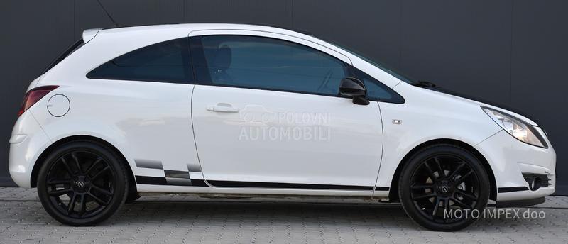 Opel Corsa D 1.4 / SPORT / CH
