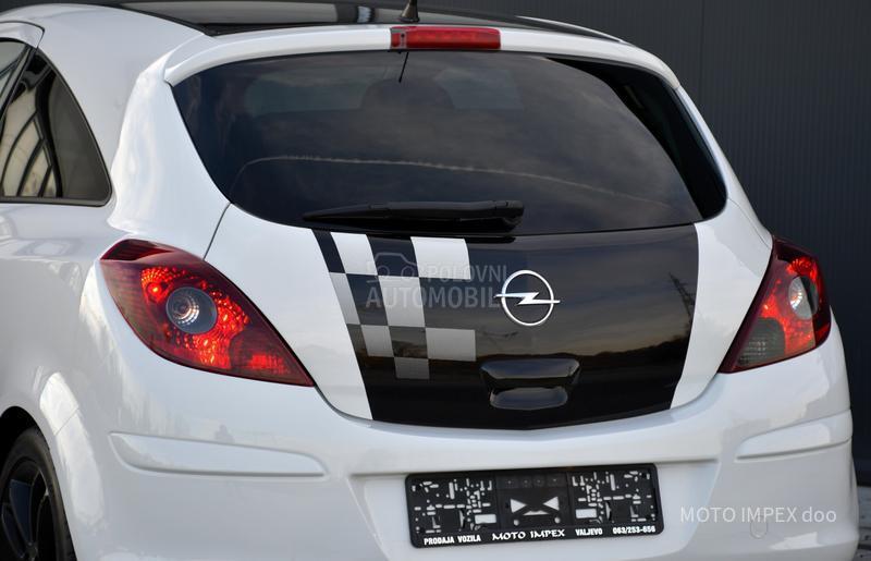 Opel Corsa D 1.4 / SPORT / CH