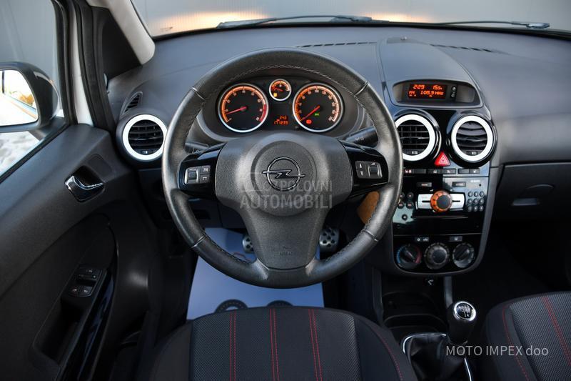 Opel Corsa D 1.4 / SPORT / CH