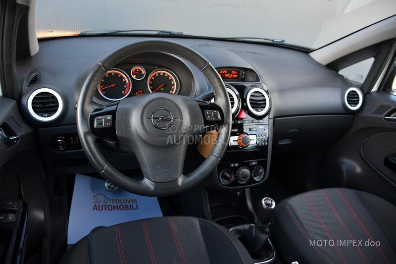 Opel Corsa D 1.4 / SPORT / CH