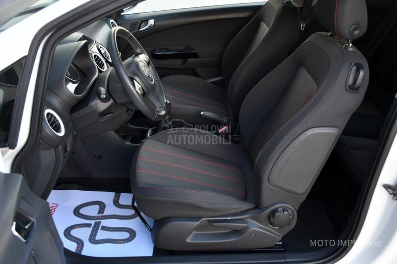 Opel Corsa D 1.4 / SPORT / CH