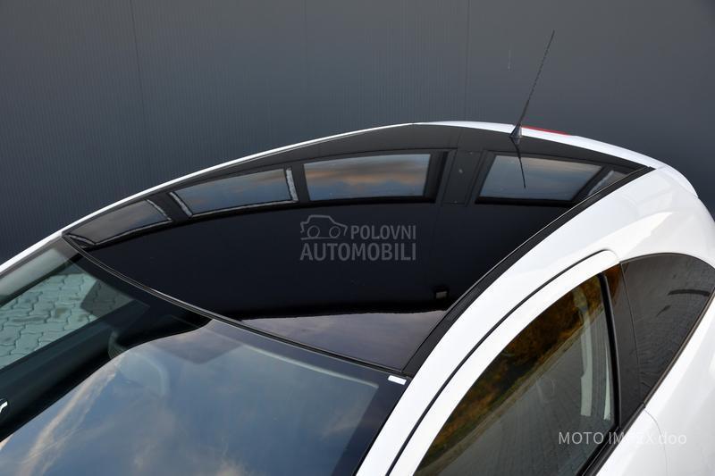 Opel Corsa D 1.4 / SPORT / CH