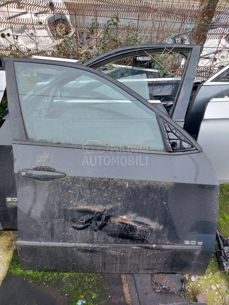prednja desna vrata e70