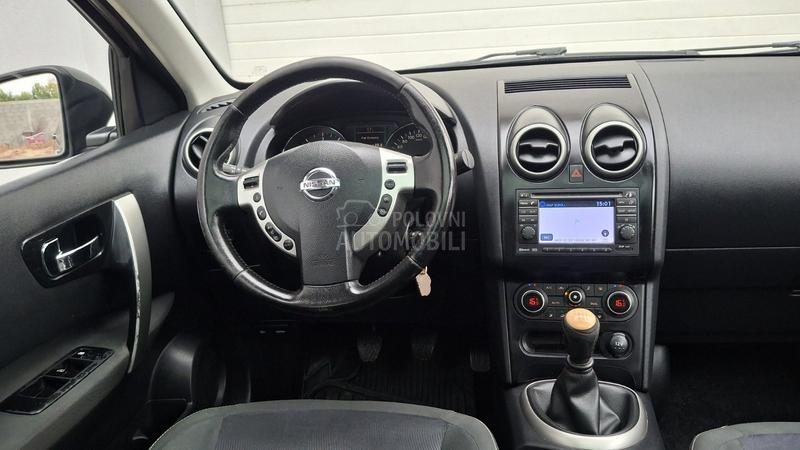 Nissan Qashqai + 2 2.0dci 4x4 PAANORAMA