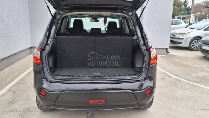 Nissan Qashqai + 2 2.0dci 4x4 PAANORAMA