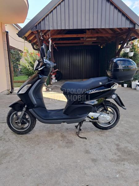 Piaggio FLY