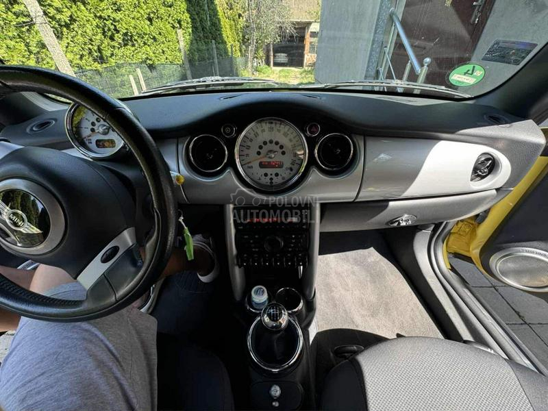 MINI Cooper 1.6