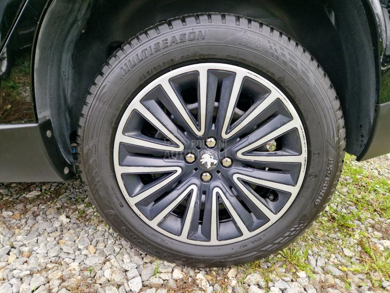 Peugeot 2008 1.6 bluehdi