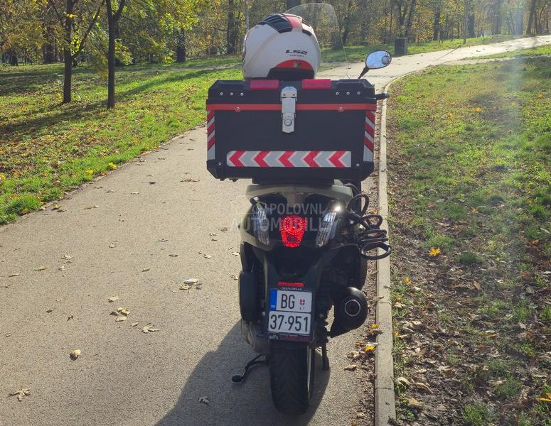 Peugeot Geopolis 300i