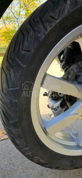 Peugeot Geopolis 300i