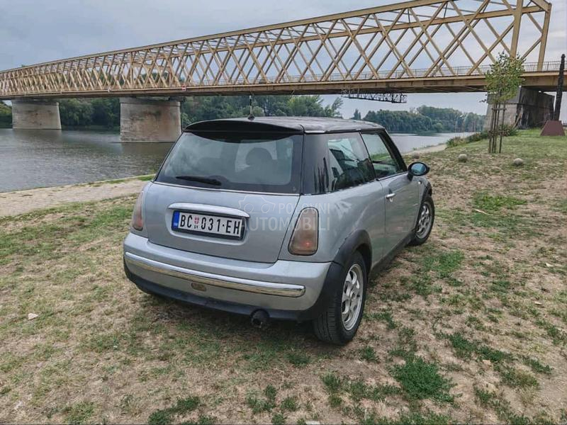 MINI Cooper 1.6