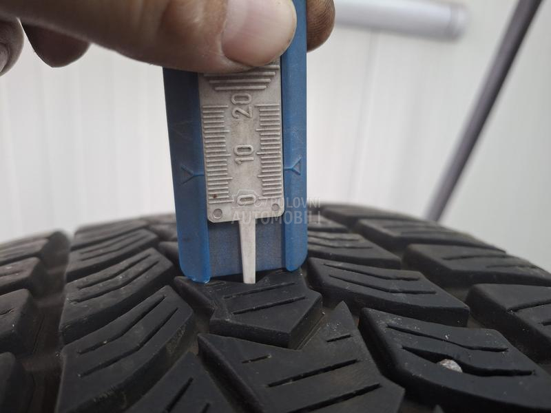 Debica 205/55 R16 Zimska