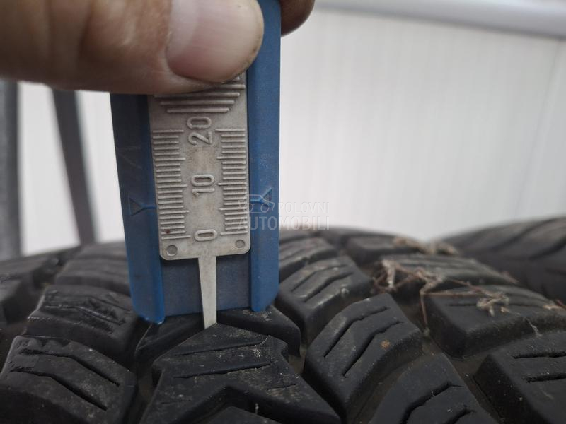 Debica 205/55 R16 Zimska