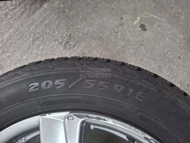 Debica 205/55 R16 Zimska