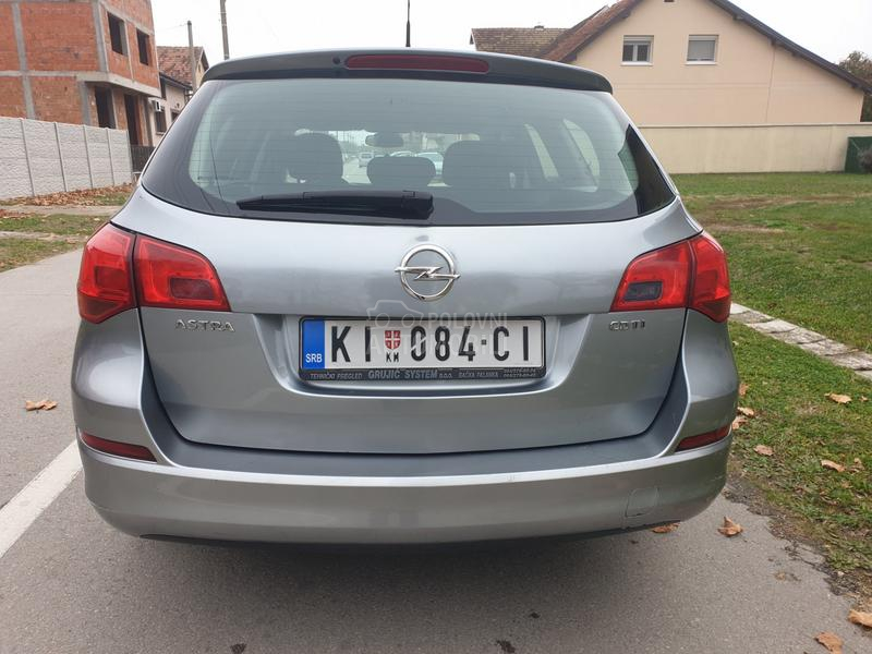 Opel Astra J 1,7cdti
