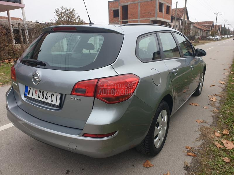 Opel Astra J 1,7cdti