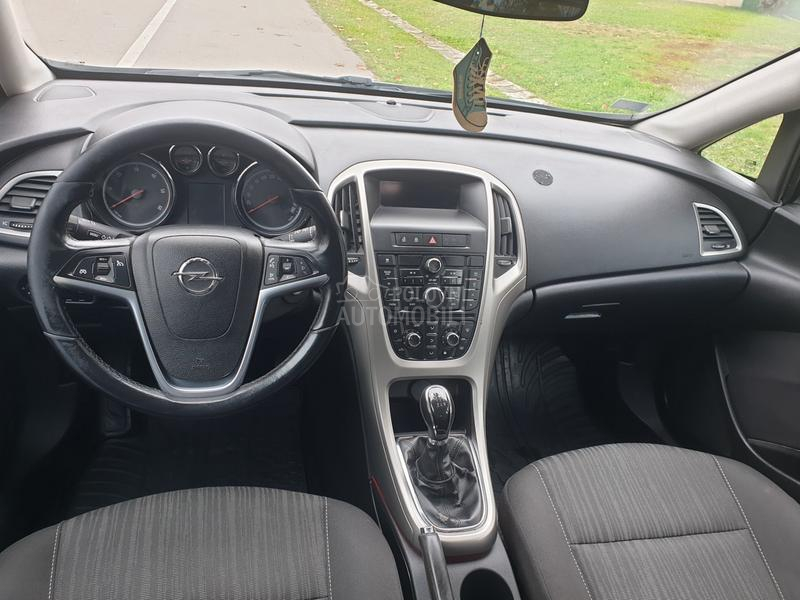 Opel Astra J 1,7cdti