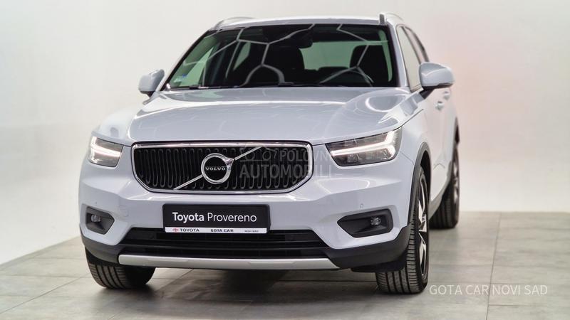 Volvo XC40 MOMENTUM PRO