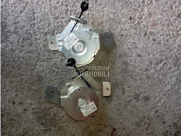 Distanceri donjeg gepeka za Peugeot 3008