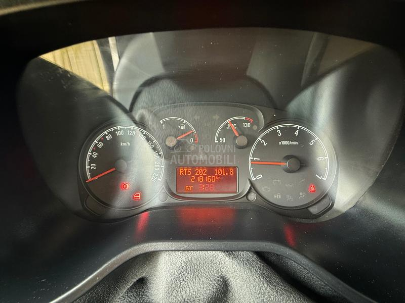 Opel Combo REZERVISAN