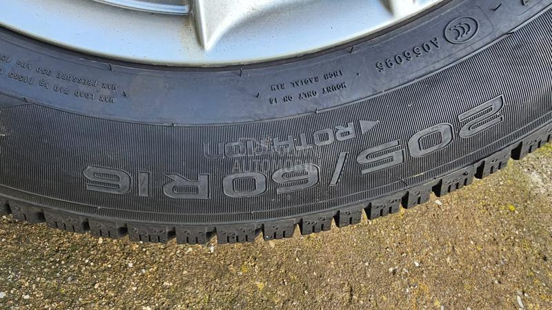 Nokian 205/60 R16 Zimska
