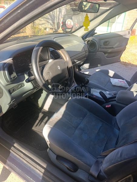 Renault Laguna 