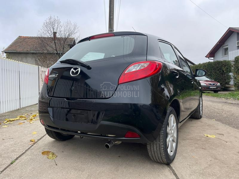 Mazda 2 