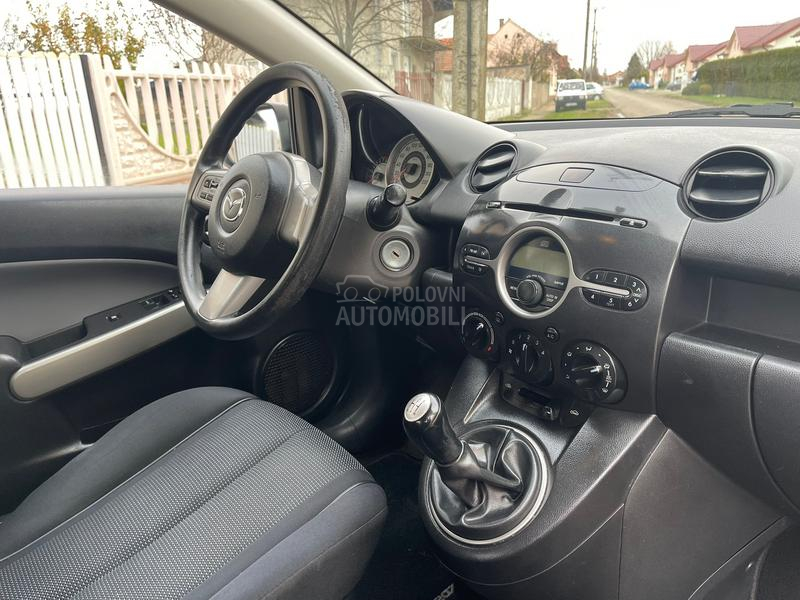 Mazda 2 
