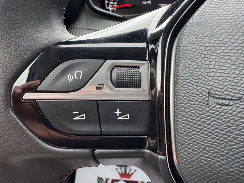 Peugeot 208 1.2b Puretech