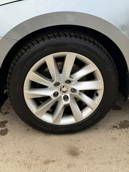 Škoda Superb 2.0TDI/DSG/LED