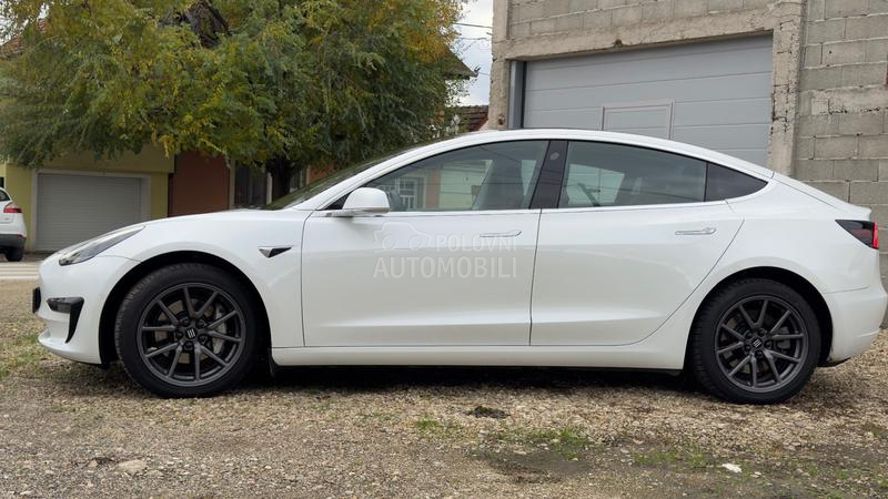 Tesla Model 3 LONGRANGE DUALMOTOR