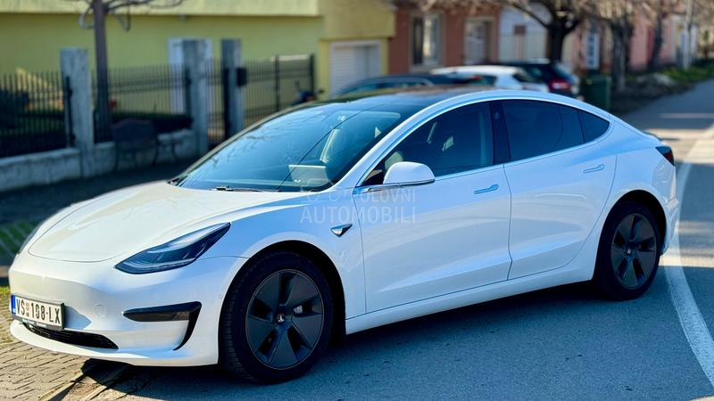 Tesla Model 3 LONGRANGE DUALMOTOR