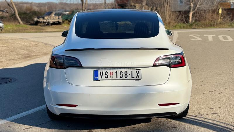 Tesla Model 3 LONGRANGE DUALMOTOR