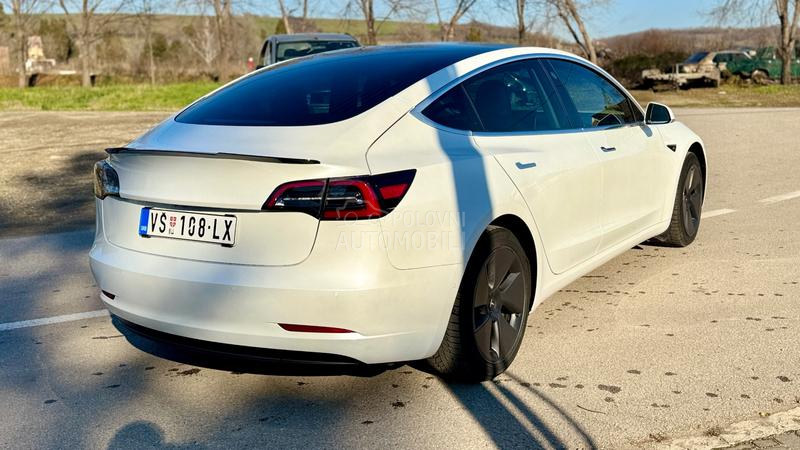 Tesla Model 3 LONGRANGE DUALMOTOR