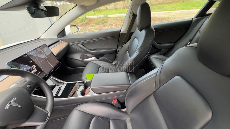 Tesla Model 3 LONGRANGE DUALMOTOR