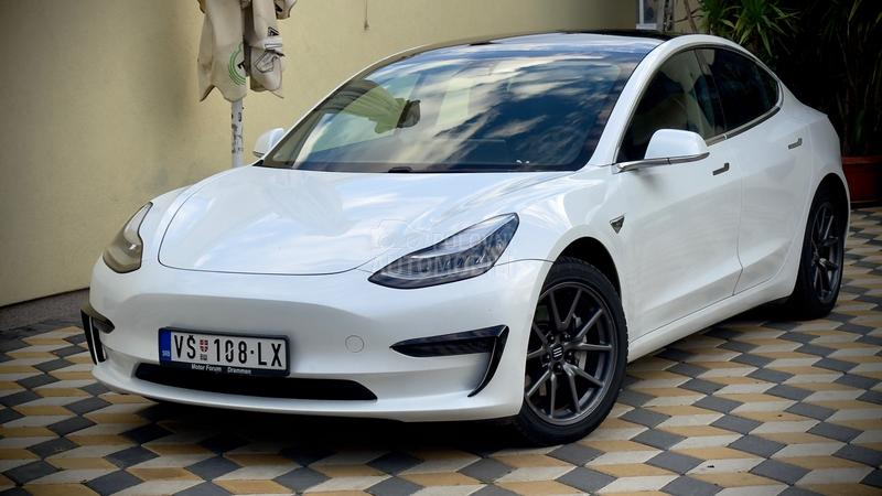 Tesla Model 3 LONGRANGE DUALMOTOR