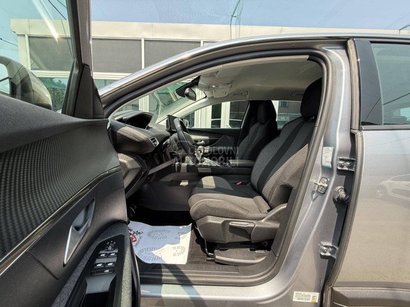Peugeot 3008 1.2 B