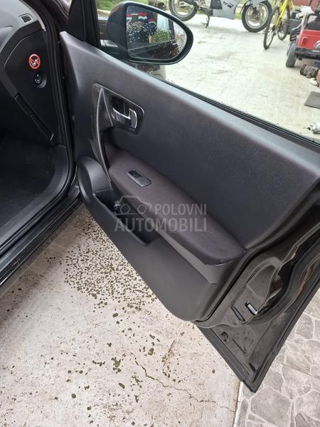 Nissan Qashqai + 2 1.5 dci