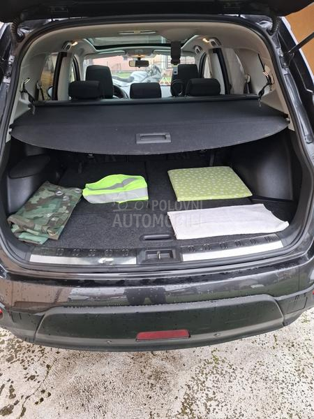 Nissan Qashqai + 2 1.5 dci
