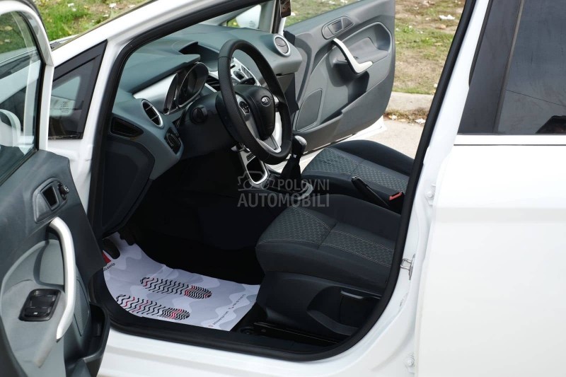 Ford Fiesta 1.4i TNG TITANIUM