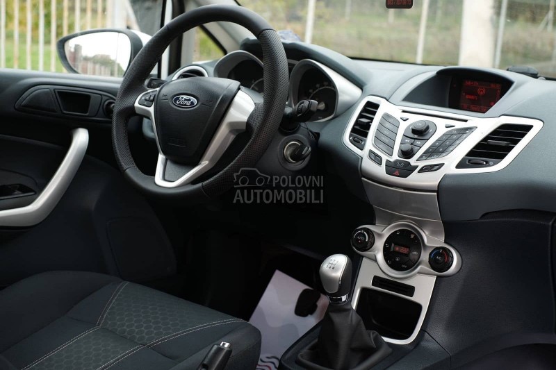 Ford Fiesta 1.4i TNG TITANIUM